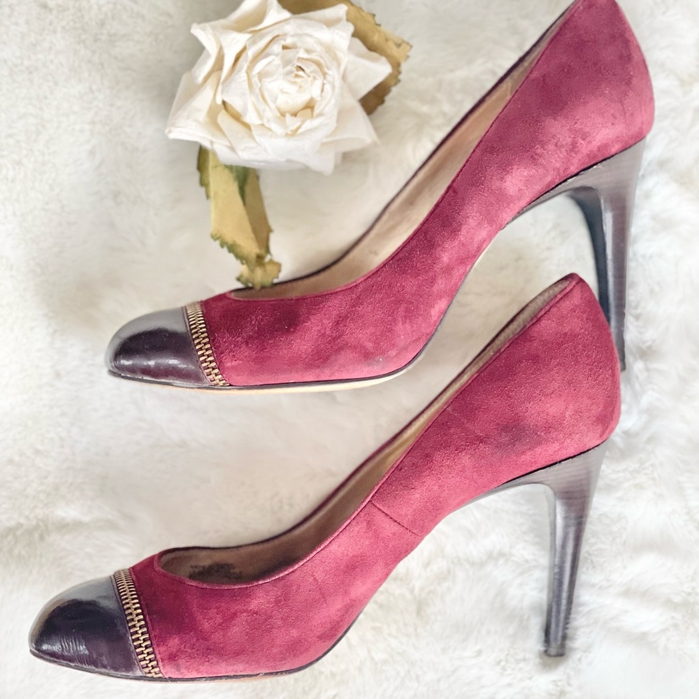 MICHAEL KORS LEATHER-SUEDE RED BURGUNDY 3 3/4” ROUND TOE HEELS w/Brass hardware - Picture 5 of 11